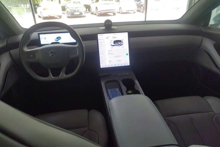 Used Nio ET5T 2024 75kWh Touring Center Console