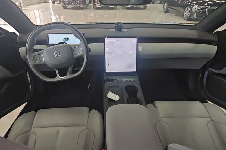 Used Nio ET5T 2024 75kWh Touring Center Console