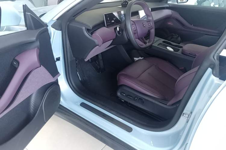 Used Nio ET5T 2024 75kWh Touring Driver Seat