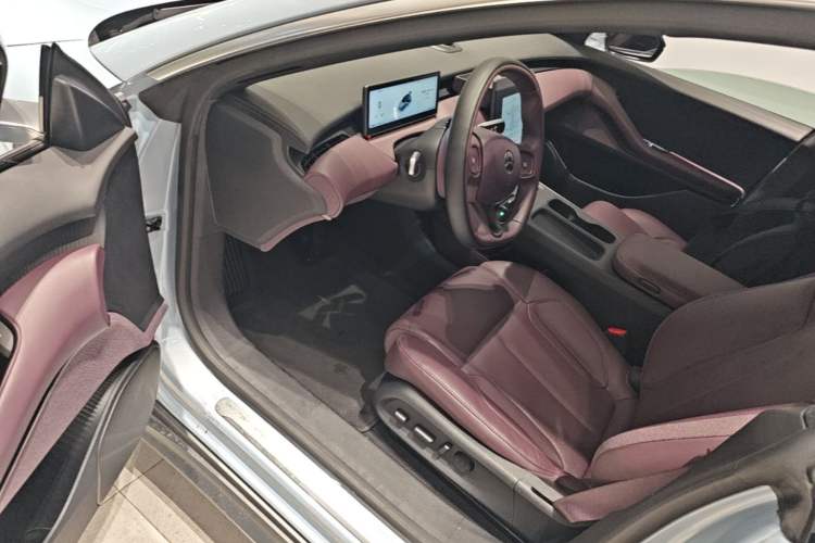 Used Nio ET5T 2024 75kWh Touring Driver Seat