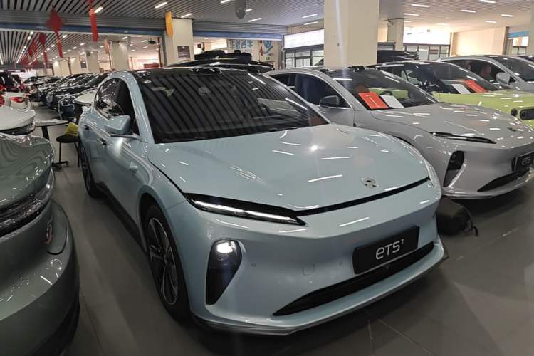 Used Nio ET5T 2024 75kWh Touring Front Right 45 Deg