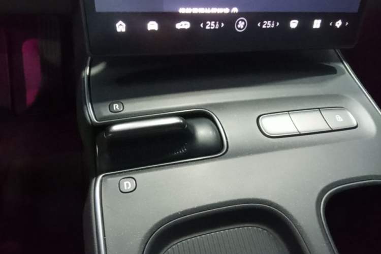 Used Nio ET5T 2024 75kWh Touring Gear Lever
