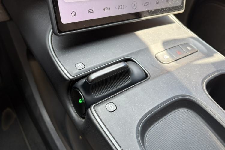 Used Nio ET5T 2024 75kWh Touring Gear Lever
