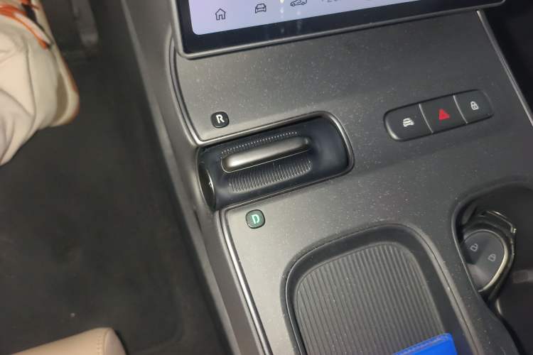 Used Nio ET5T 2024 75kWh Touring Gear Lever