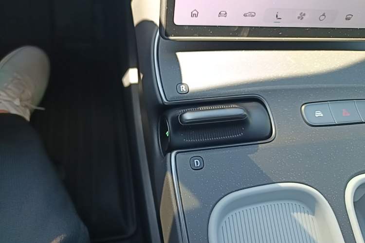 Used Nio ET5T 2024 75kWh Touring Gear Lever
