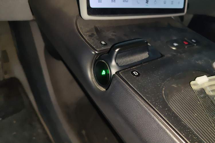 Used Nio ET5T 2024 75kWh Touring Gear Lever