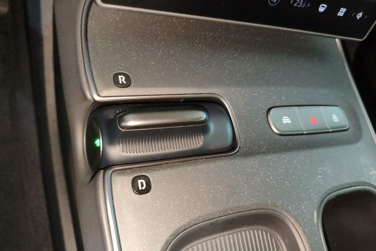 Used Nio ET5T 2024 75kWh Touring Gear Lever