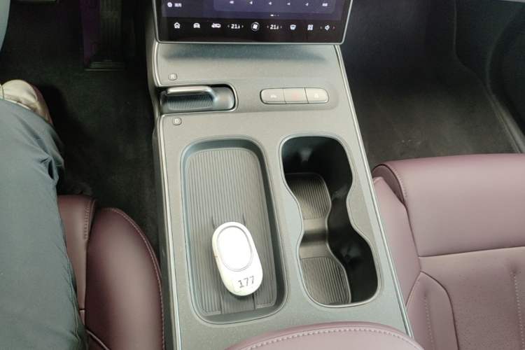 Used Nio ET5T 2024 75kWh Touring Gear Lever