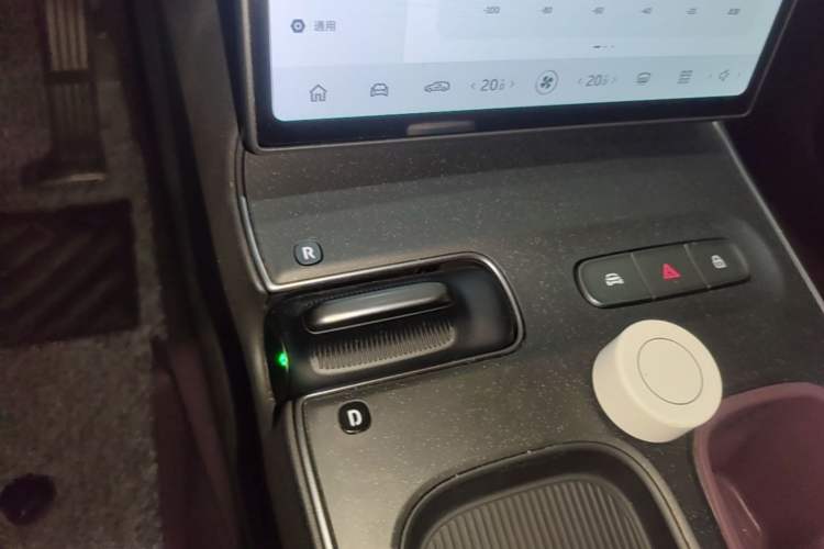 Used Nio ET5T 2024 75kWh Touring Gear Lever