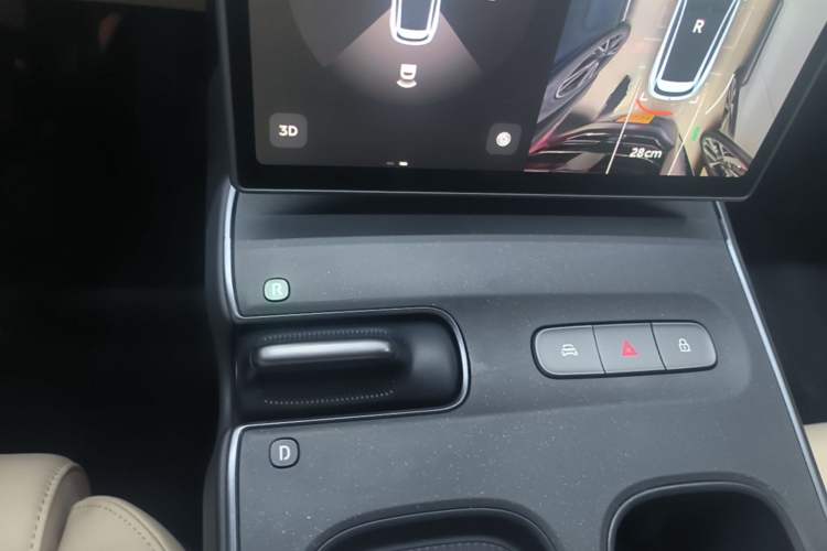 Used Nio ET5T 2024 75kWh Touring Gear Lever
