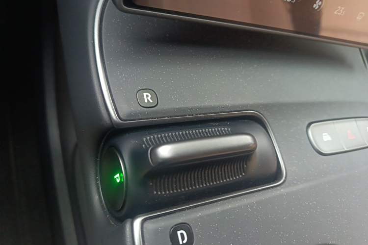 Used Nio ET5T 2024 75kWh Touring Gear Lever