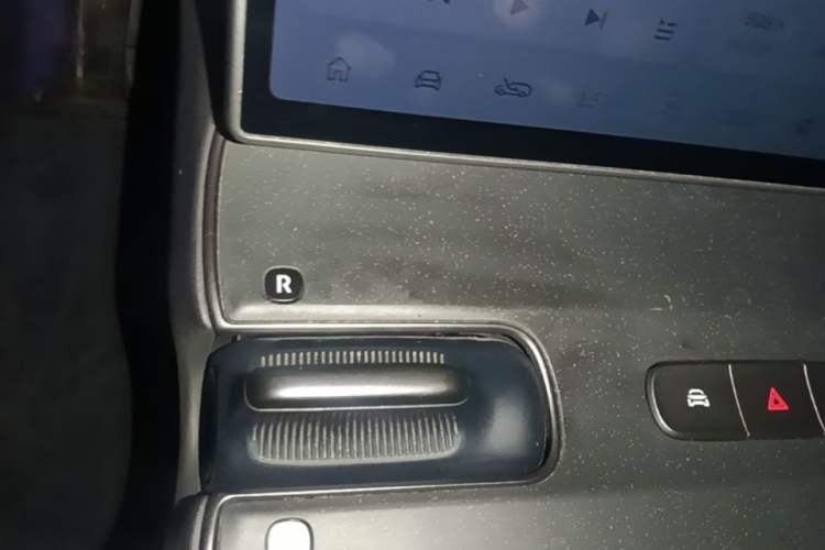 Used Nio ET5T 2024 75kWh Touring Gear Lever