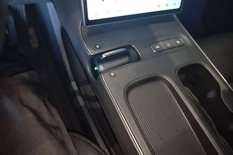 Used Nio ET5T 2024 75kWh Touring Gear Lever