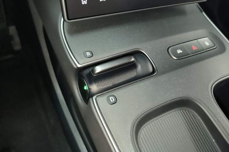 Used Nio ET5T 2024 75kWh Touring Gear Lever