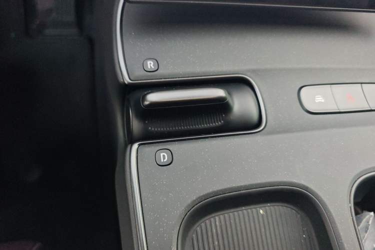Used Nio ET5T 2024 75kWh Touring Gear Lever