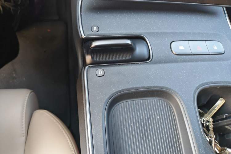 Used Nio ET5T 2024 75kWh Touring Gear Lever