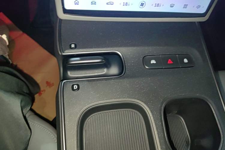Used Nio ET5T 2024 75kWh Touring Gear Lever