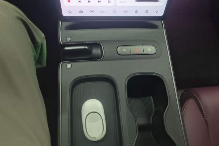Used Nio ET5T 2024 75kWh Touring Gear Lever