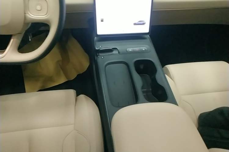 Used Nio ET5T 2024 75kWh Touring Gear Lever
