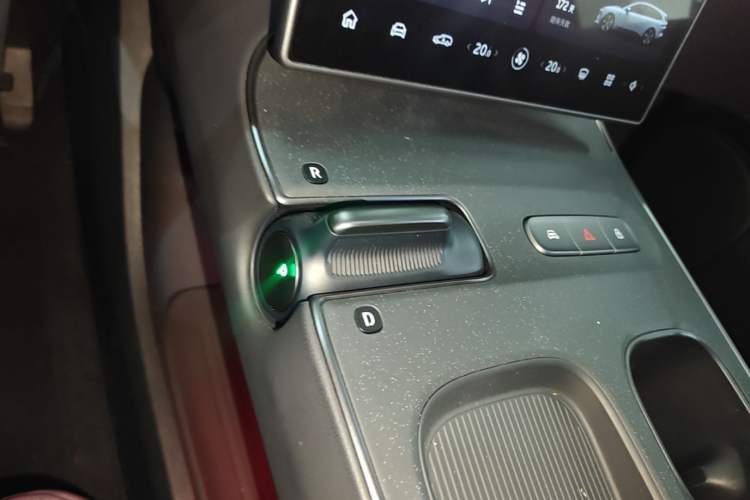Used Nio ET5T 2024 75kWh Touring Gear Lever