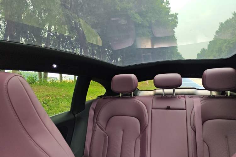Used Nio ET5T 2024 75kWh Touring Headliner