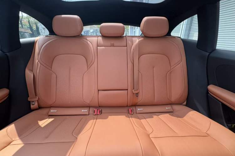 Used Nio ET5T 2024 75kWh Touring Interior 1
