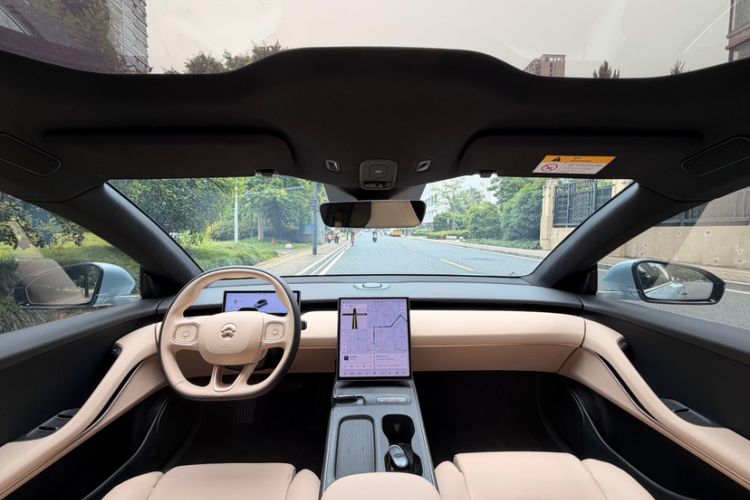 Used Nio ET5T 2024 75kWh Touring Interior 11