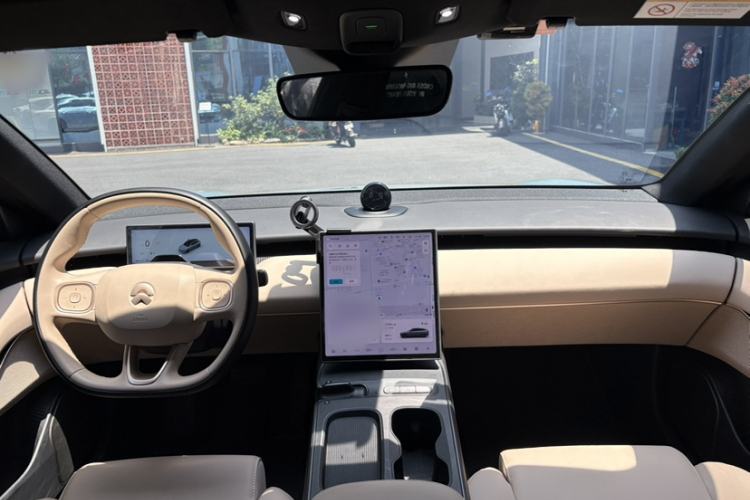 Used Nio ET5T 2024 75kWh Touring Interior 3