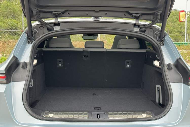 Used Nio ET5T 2024 75kWh Touring Interior 3