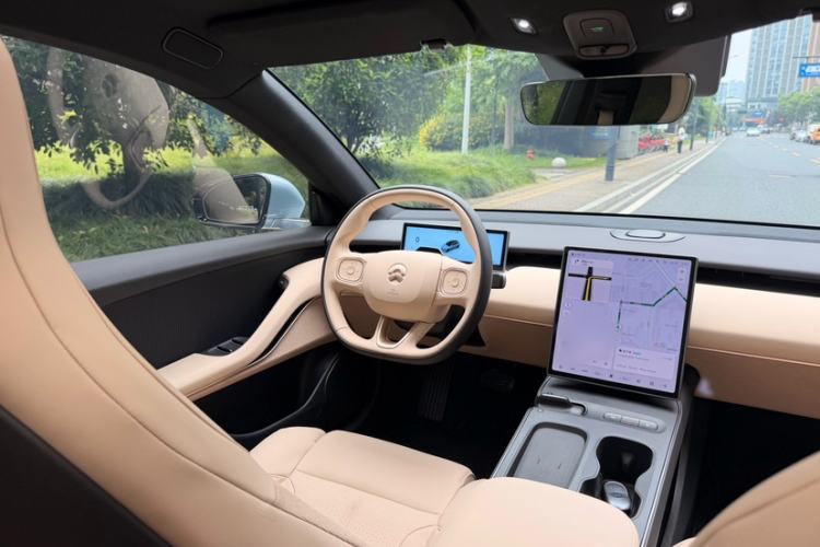 Used Nio ET5T 2024 75kWh Touring Interior 4