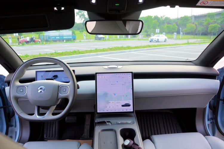 Used Nio ET5T 2024 75kWh Touring Interior 6