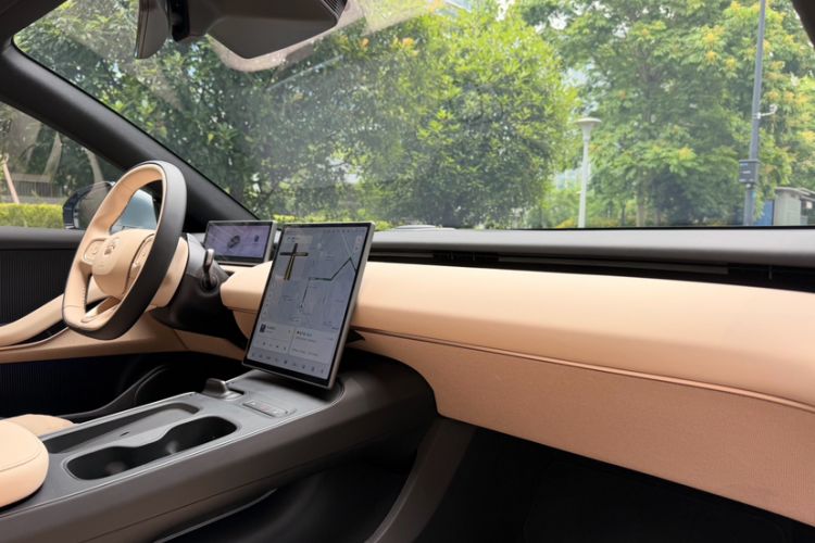 Used Nio ET5T 2024 75kWh Touring Interior 6