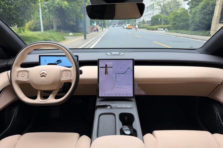 Used Nio ET5T 2024 75kWh Touring Interior 7