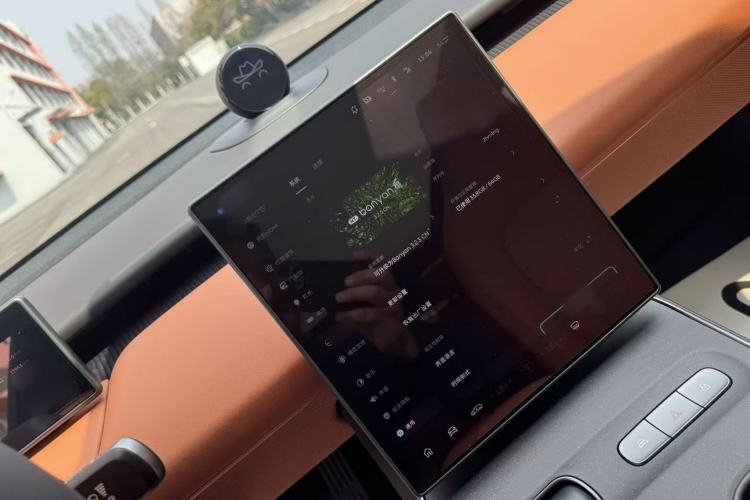 Used Nio ET5T 2024 75kWh Touring Interior 7