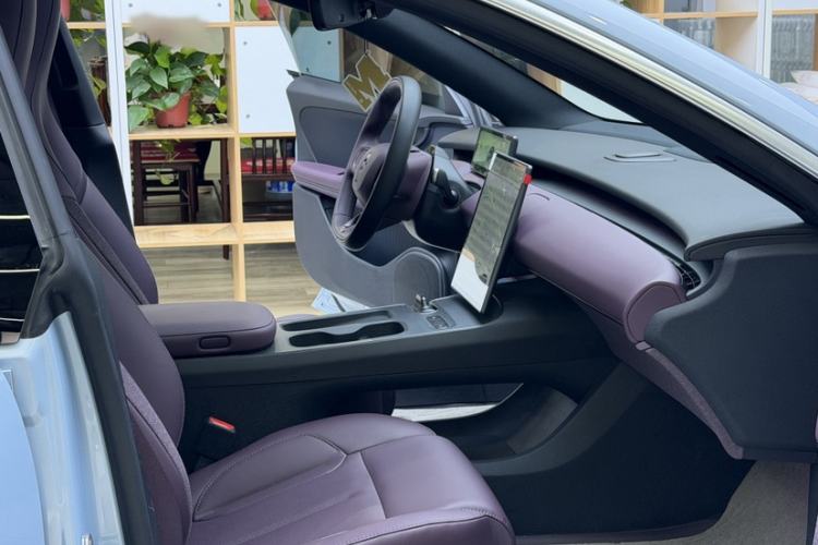 Used Nio ET5T 2024 75kWh Touring Interior 7