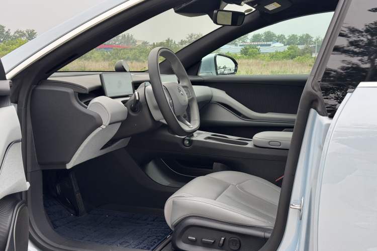 Used Nio ET5T 2024 75kWh Touring Interior 7