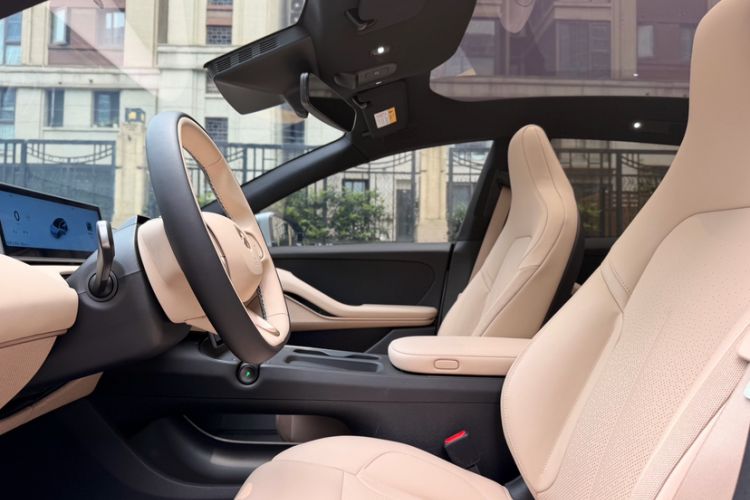 Used Nio ET5T 2024 75kWh Touring Interior 8