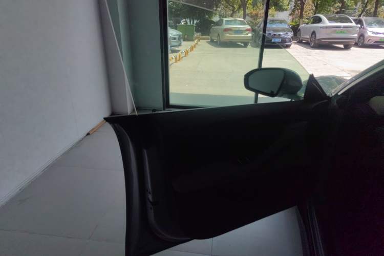 Used Nio ET5T 2024 75kWh Touring Left Front Door Interior