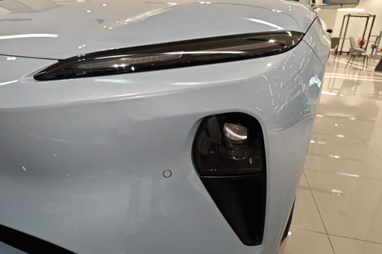 Used Nio ET5T 2024 75kWh Touring Left Front Headlight