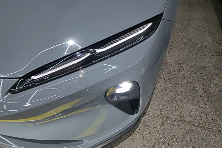 Used Nio ET5T 2024 75kWh Touring Left Front Headlight