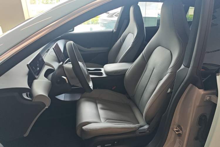 Used Nio ET5T 2024 75kWh Touring Left Front Seat