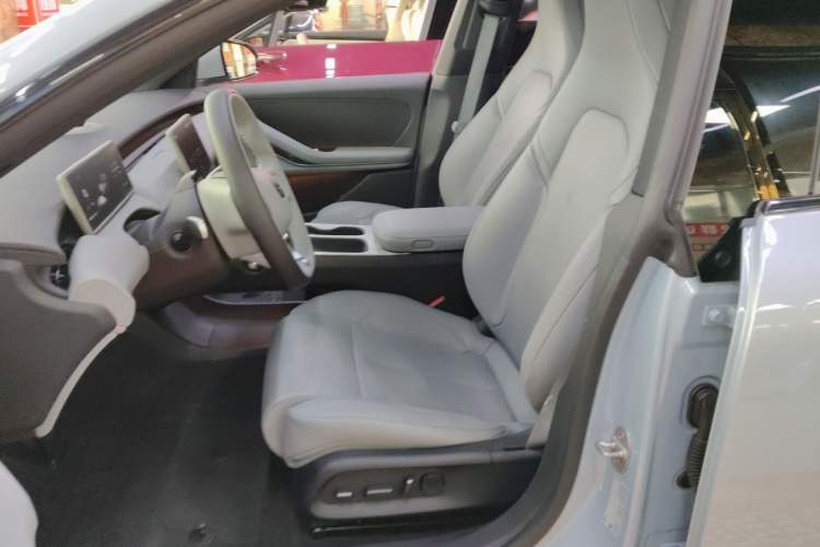 Used Nio ET5T 2024 75kWh Touring Left Front Seat