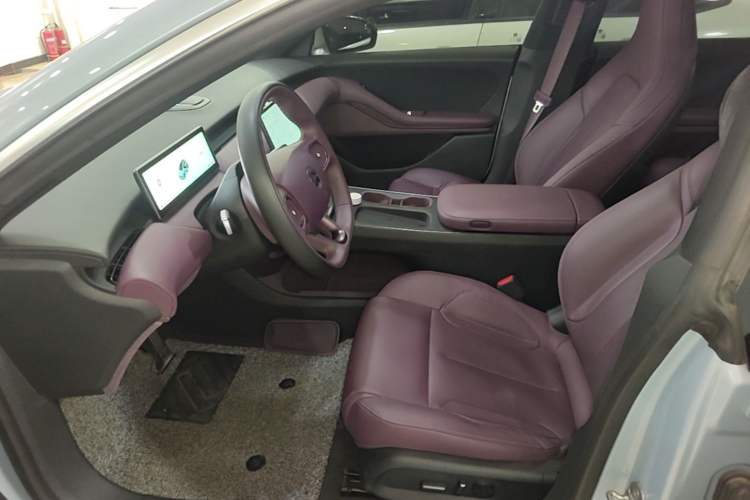 Used Nio ET5T 2024 75kWh Touring Left Front Seat