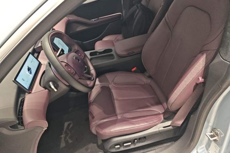 Used Nio ET5T 2024 75kWh Touring Left Front Seat