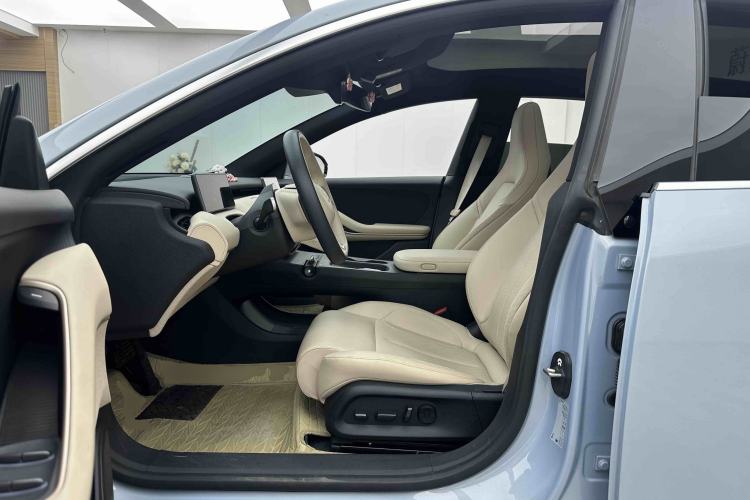 Used Nio ET5T 2024 75kWh Touring Left Front Seat