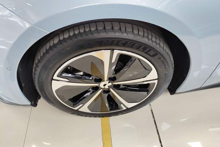 Used Nio ET5T 2024 75kWh Touring Left Front Wheel Hub