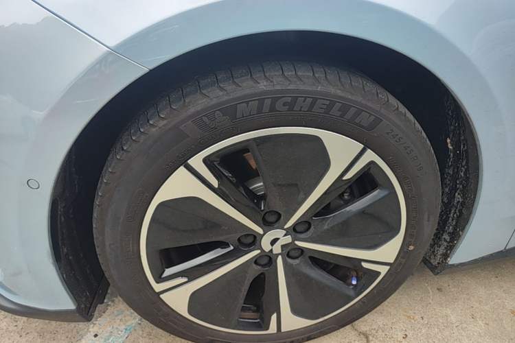 Used Nio ET5T 2024 75kWh Touring Left Front Wheel Hub
