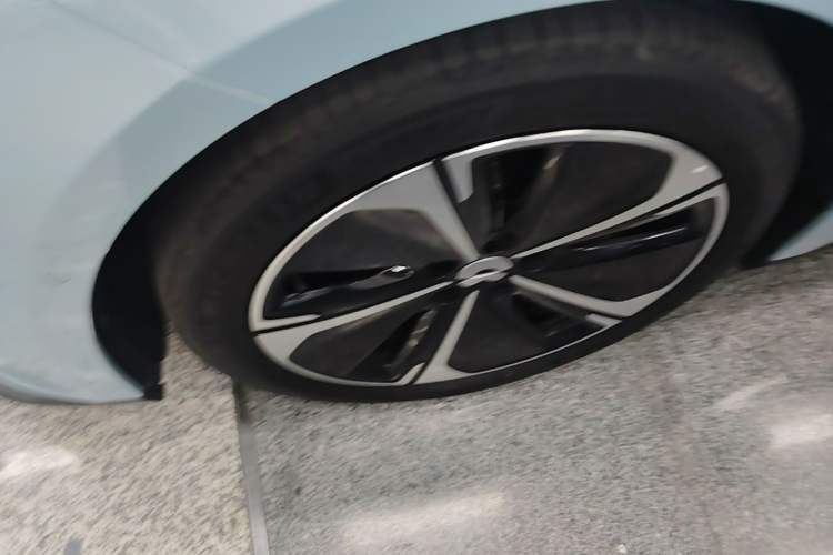 Used Nio ET5T 2024 75kWh Touring Left Front Wheel Hub
