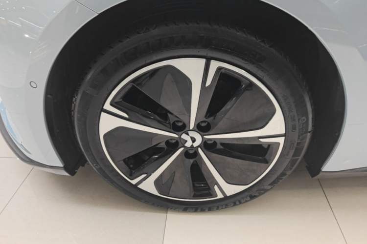 Used Nio ET5T 2024 75kWh Touring Left Front Wheel Hub