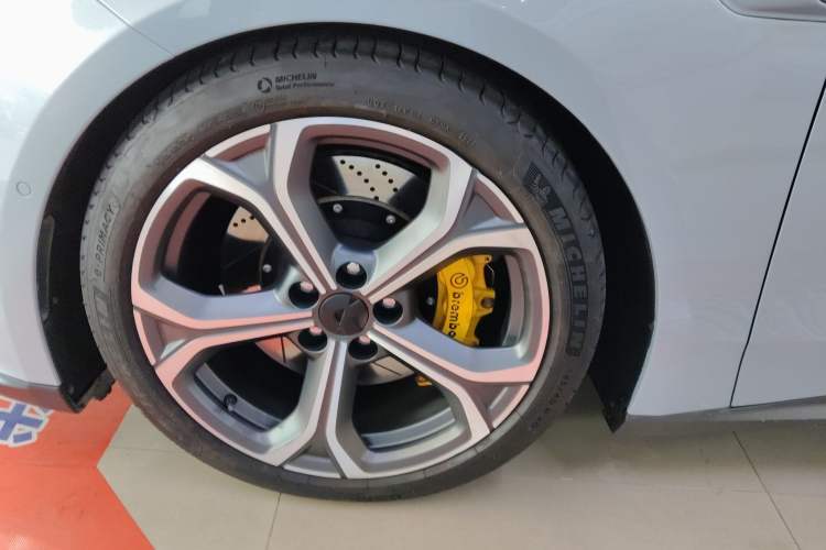 Used Nio ET5T 2024 75kWh Touring Left Front Wheel Hub